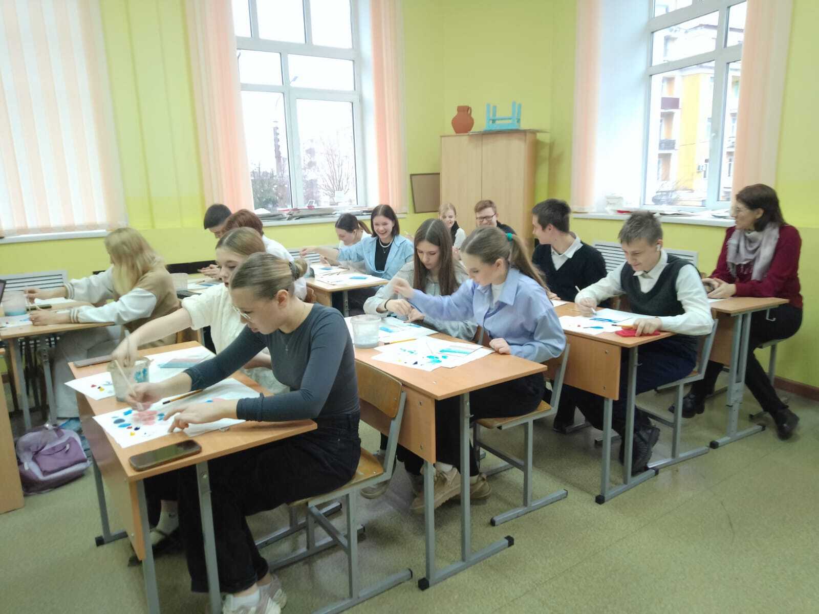 В рамках проекта "Пушкинская карта" 18 ноября 2025 года заведующая художественным отделением Детской школы искусств им. Е. М. Беляева - Ермолаева Галина Ивановна провела для учащихся 7-ой средней школы... В рамках проекта "Пушкинская карта" 18 ноября 2025 года заведующая художественным отделением Детской школы искусств им. Е. М. Беляева - Ермолаева Галина Ивановна провела для учащихся 7-ой средней школы...