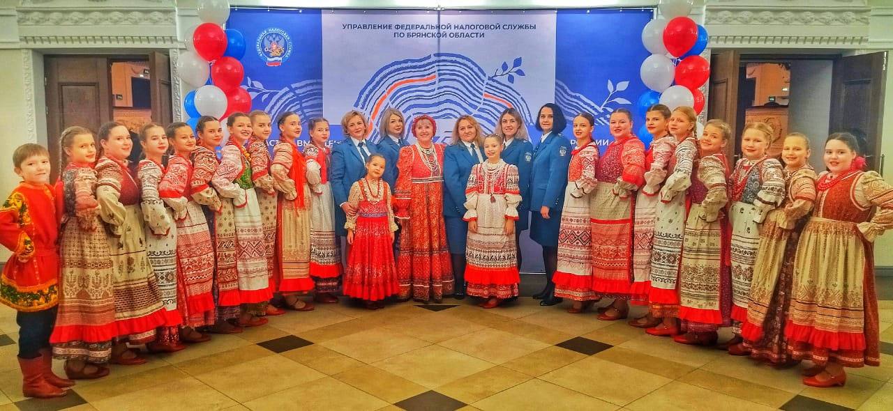 Сегодня на сцене Дворца культуры БМЗ состоялось торжественное мероприятие, посвящённое 35-летию образования налоговых органов Российской Федерации Сегодня на сцене Дворца культуры БМЗ состоялось торжественное мероприятие, посвящённое 35-летию образования налоговых органов Российской Федерации