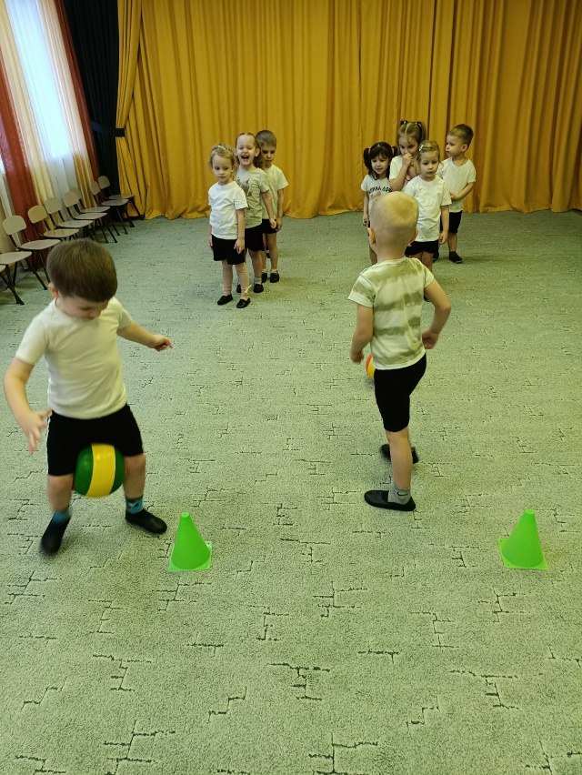 В МБДОУ-детский сад №12 «Дюймовочка» большое внимание уделяется здоровью детей, воспитанию здорового образа жизни, ведь здоровье - самая большая ценность человека В МБДОУ-детский сад №12 «Дюймовочка» большое внимание уделяется здоровью детей, воспитанию здорового образа жизни, ведь здоровье - самая большая ценность человека