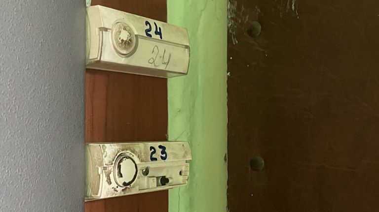 Брянчанка отсудила у бизнесмена более полумиллиона рублей за неправильные двери