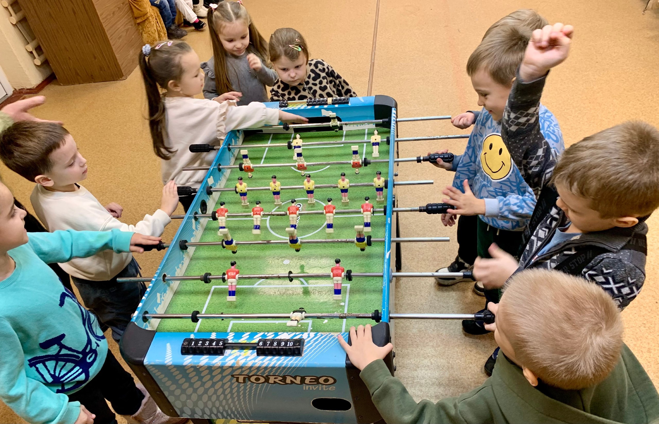 Настольный футбол – это игра, которую знают в любой стране нашей планеты, она не требует определенных знаний, спортивной подготовки или специального оборудования Настольный футбол – это игра, которую знают в любой стране нашей планеты, она не требует определенных знаний, спортивной подготовки или специального оборудования