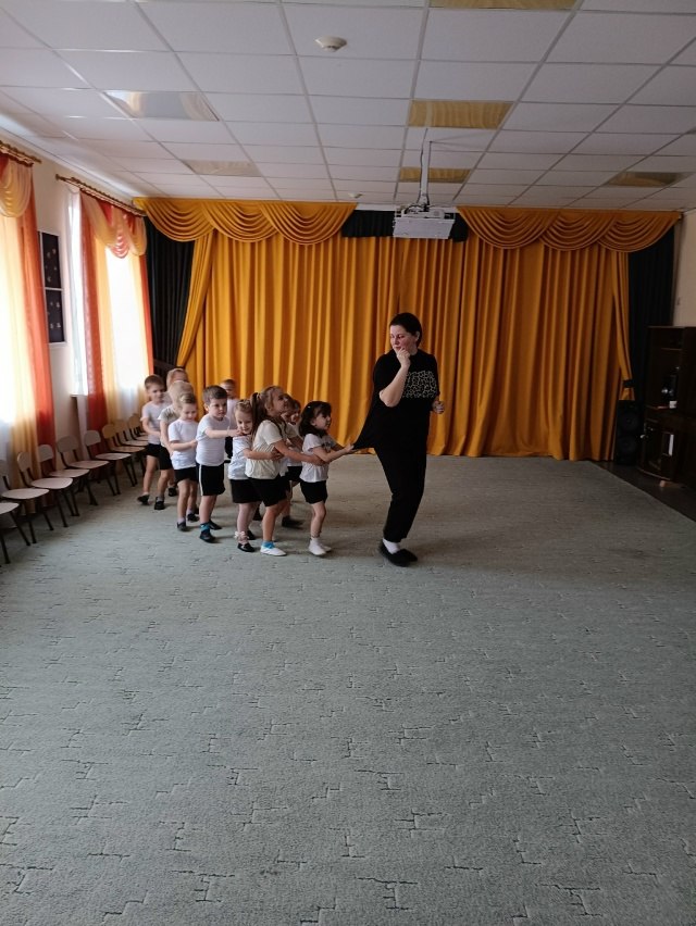 В МБДОУ-детский сад №12 «Дюймовочка» большое внимание уделяется здоровью детей, воспитанию здорового образа жизни, ведь здоровье - самая большая ценность человека В МБДОУ-детский сад №12 «Дюймовочка» большое внимание уделяется здоровью детей, воспитанию здорового образа жизни, ведь здоровье - самая большая ценность человека