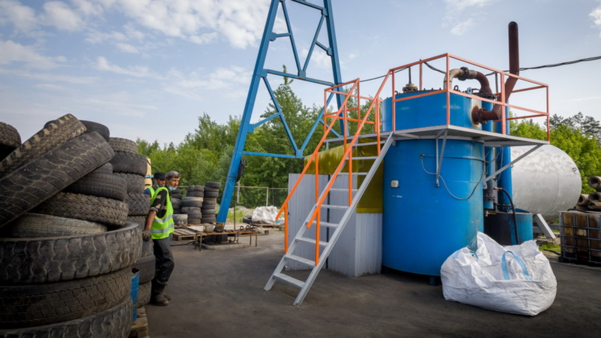 Более двух тонн старых автопокрышек сдали брянцы в рамках экоакции