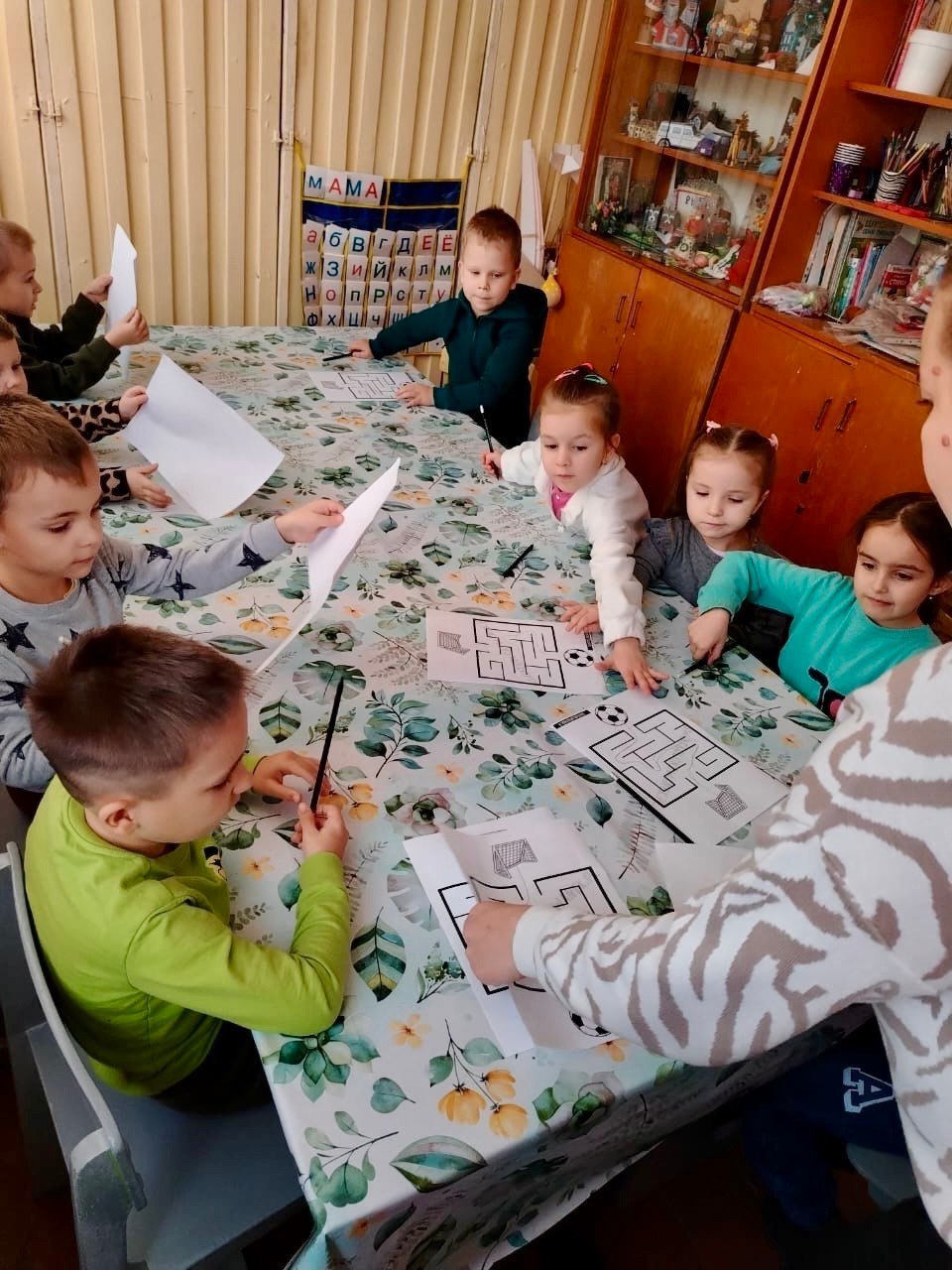 Настольный футбол – это игра, которую знают в любой стране нашей планеты, она не требует определенных знаний, спортивной подготовки или специального оборудования Настольный футбол – это игра, которую знают в любой стране нашей планеты, она не требует определенных знаний, спортивной подготовки или специального оборудования