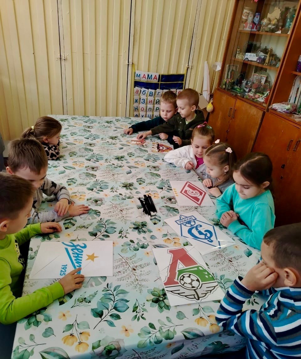 Настольный футбол – это игра, которую знают в любой стране нашей планеты, она не требует определенных знаний, спортивной подготовки или специального оборудования Настольный футбол – это игра, которую знают в любой стране нашей планеты, она не требует определенных знаний, спортивной подготовки или специального оборудования