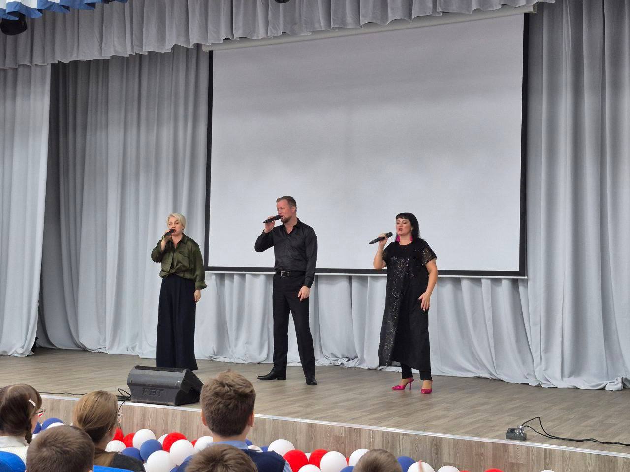 Брянская областная филармония продолжает серию концертов для детей в рамках урока музыки из цикла «Гармония» Брянская областная филармония продолжает серию концертов для детей в рамках урока музыки из цикла «Гармония»