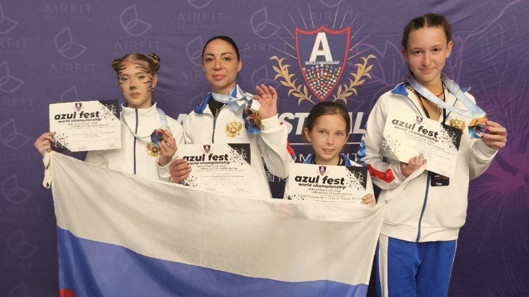 Гимнастки из Брянска привезли из Малайзии россыпь золотых медалей