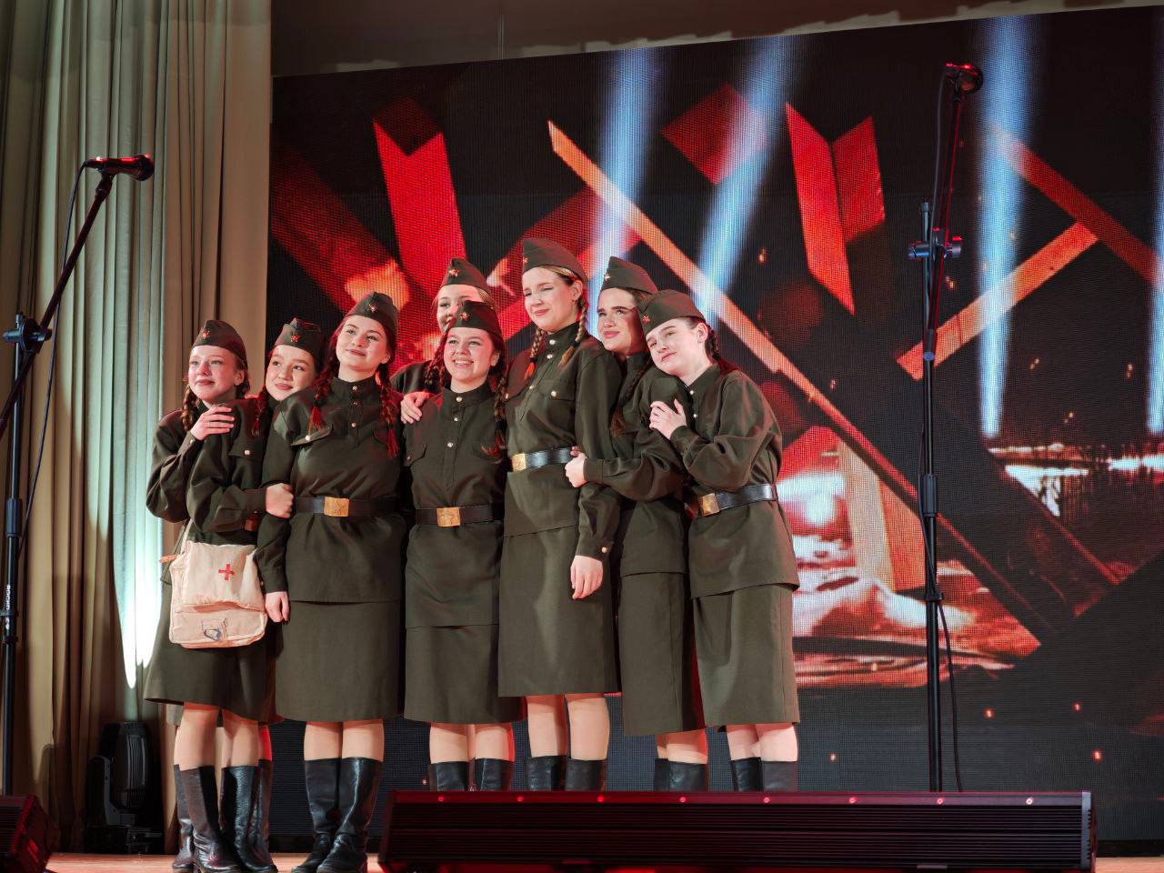 Сегодня в Брянском областном колледже искусств состоялся концерт «Я — патриот! И в этом наша сила» Сегодня в Брянском областном колледже искусств состоялся концерт «Я — патриот! И в этом наша сила»