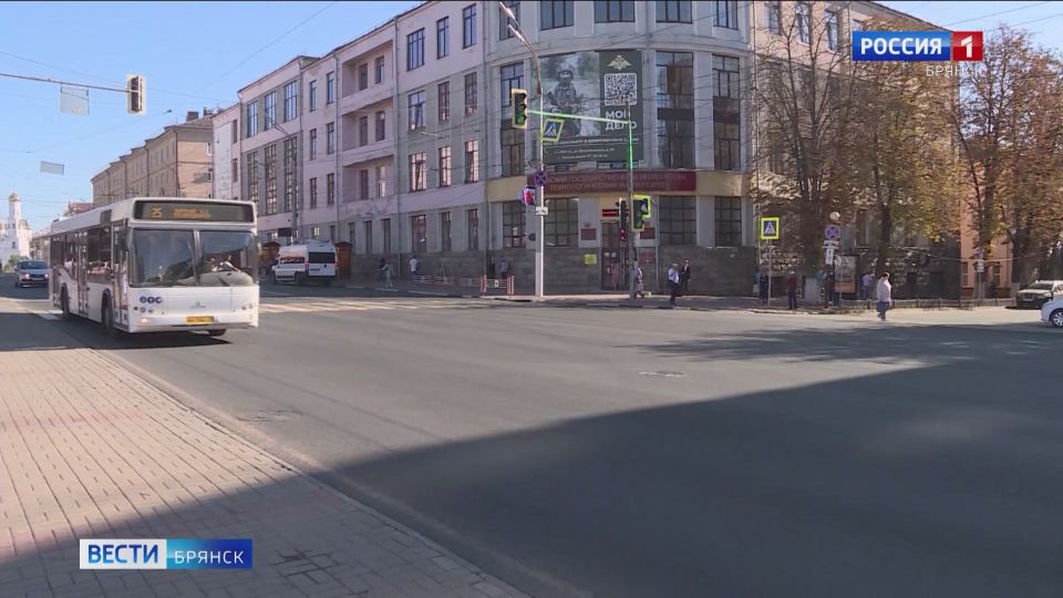 День работника транспорта. В нашем регионе автомобильные, железнодорожные и авиаперевозки обеспечивают более двенадцати с половиной тысяч человек