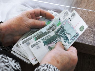 Как работающие пенсионеры могут увеличить свои выплаты: подробности от Социального фонда