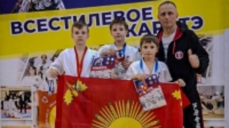 Трое клинцовских каратистов победили на всероссийских соревнованиях