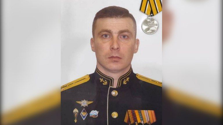 «Он был гордостью страны»: в Комаричах простились с офицером Северного флота