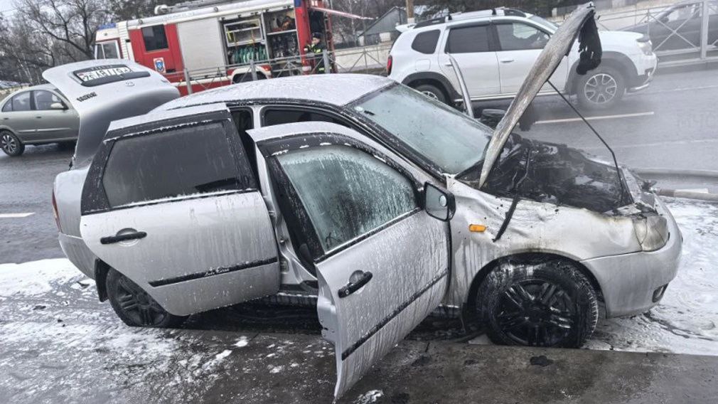 На проспекте Московском загорелась легковушка