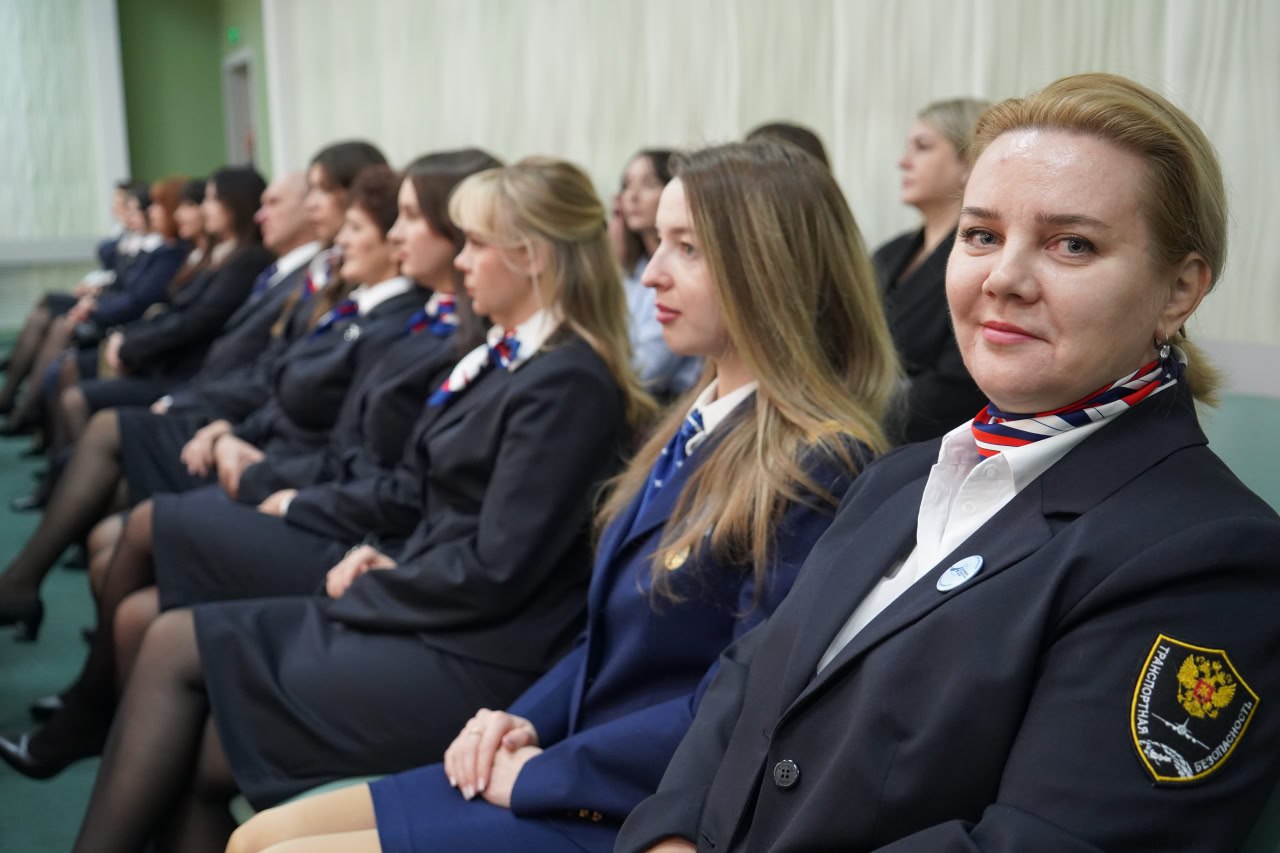 Александр Богомаз: Поздравил с профессиональным праздником сотрудников и ветеранов транспортной сферы Александр Богомаз: Поздравил с профессиональным праздником сотрудников и ветеранов транспортной сферы