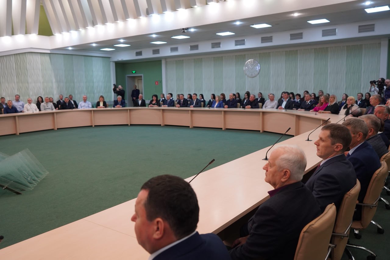 Александр Богомаз: Поздравил с профессиональным праздником сотрудников и ветеранов транспортной сферы Александр Богомаз: Поздравил с профессиональным праздником сотрудников и ветеранов транспортной сферы