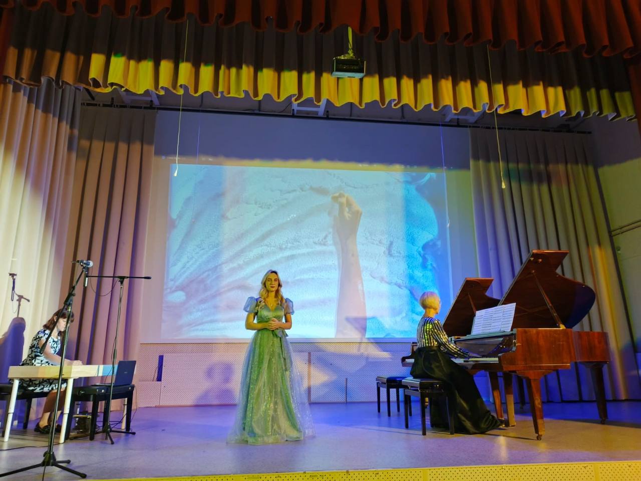 "РОМАНТИКА РОЯЛЯ" -. концерт для учащихся общеобразовательных школ Володарского района г. Брянска "РОМАНТИКА РОЯЛЯ" -. концерт для учащихся общеобразовательных школ Володарского района г. Брянска