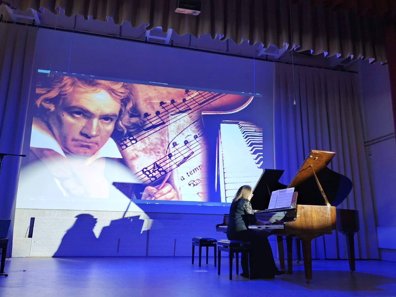 "РОМАНТИКА РОЯЛЯ" -. концерт для учащихся общеобразовательных школ Володарского района г. Брянска "РОМАНТИКА РОЯЛЯ" -. концерт для учащихся общеобразовательных школ Володарского района г. Брянска