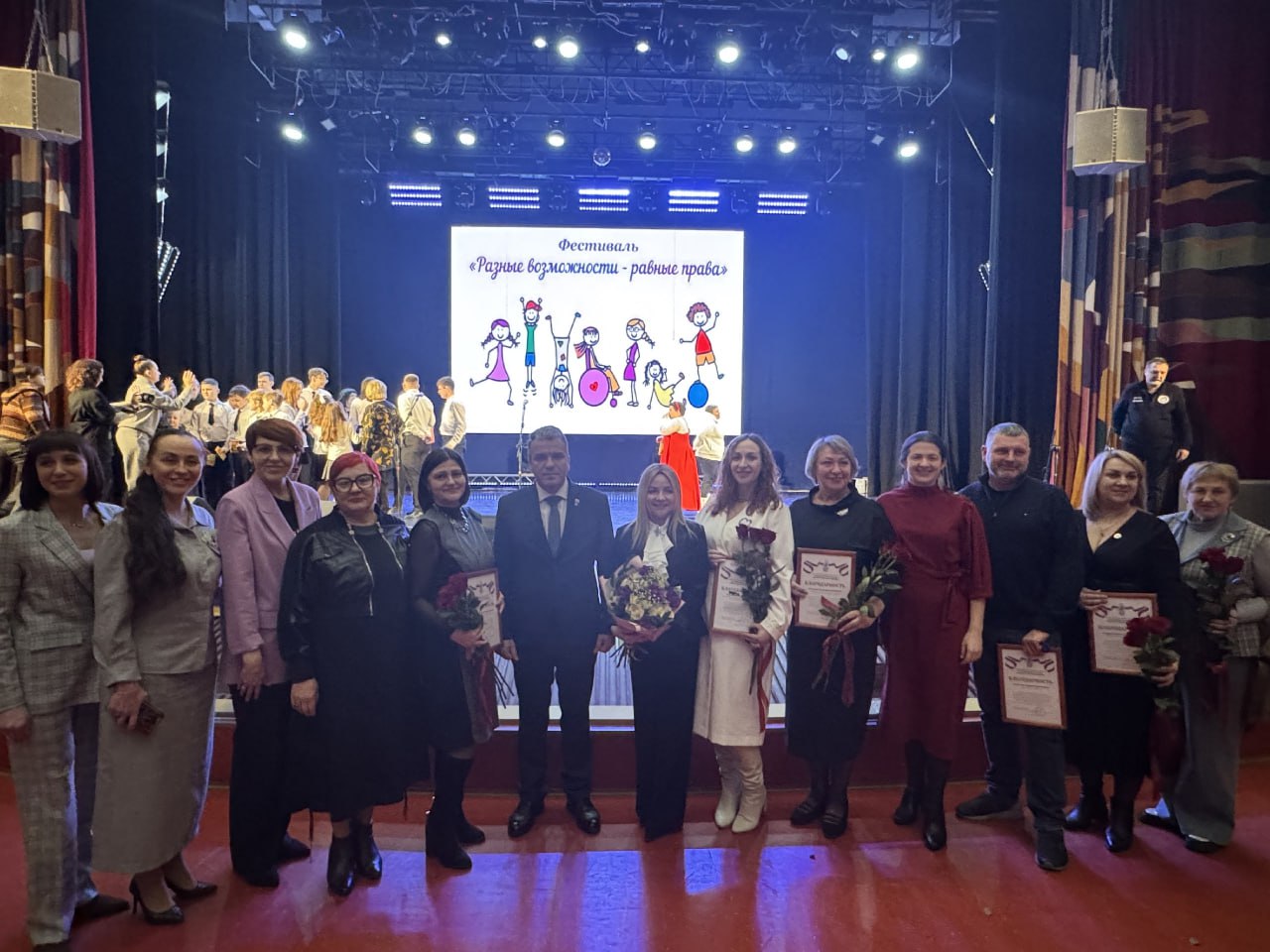 В Брянском Губернаторском Дворце им. Ю. А. Гагарина проходил благотворительный фестиваль «Разные возможности — равные права»