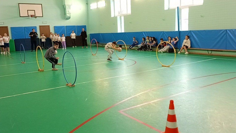 В Брасовском районе школьники приняли участие в «Веселых стартах» В Брасовском районе школьники приняли участие в «Веселых стартах»