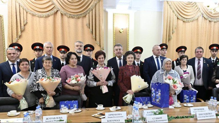 Богомаз поблагодарил матерей Героев Брянской области