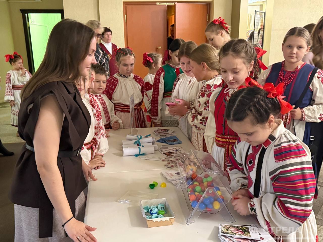 Сегодня, 27 ноября, в Брянске в концертном зале «Дружба» областной филармонии проходит концерт «Руки матери», посвященный Международному Дню матери Сегодня, 27 ноября, в Брянске в концертном зале «Дружба» областной филармонии проходит концерт «Руки матери», посвященный Международному Дню матери