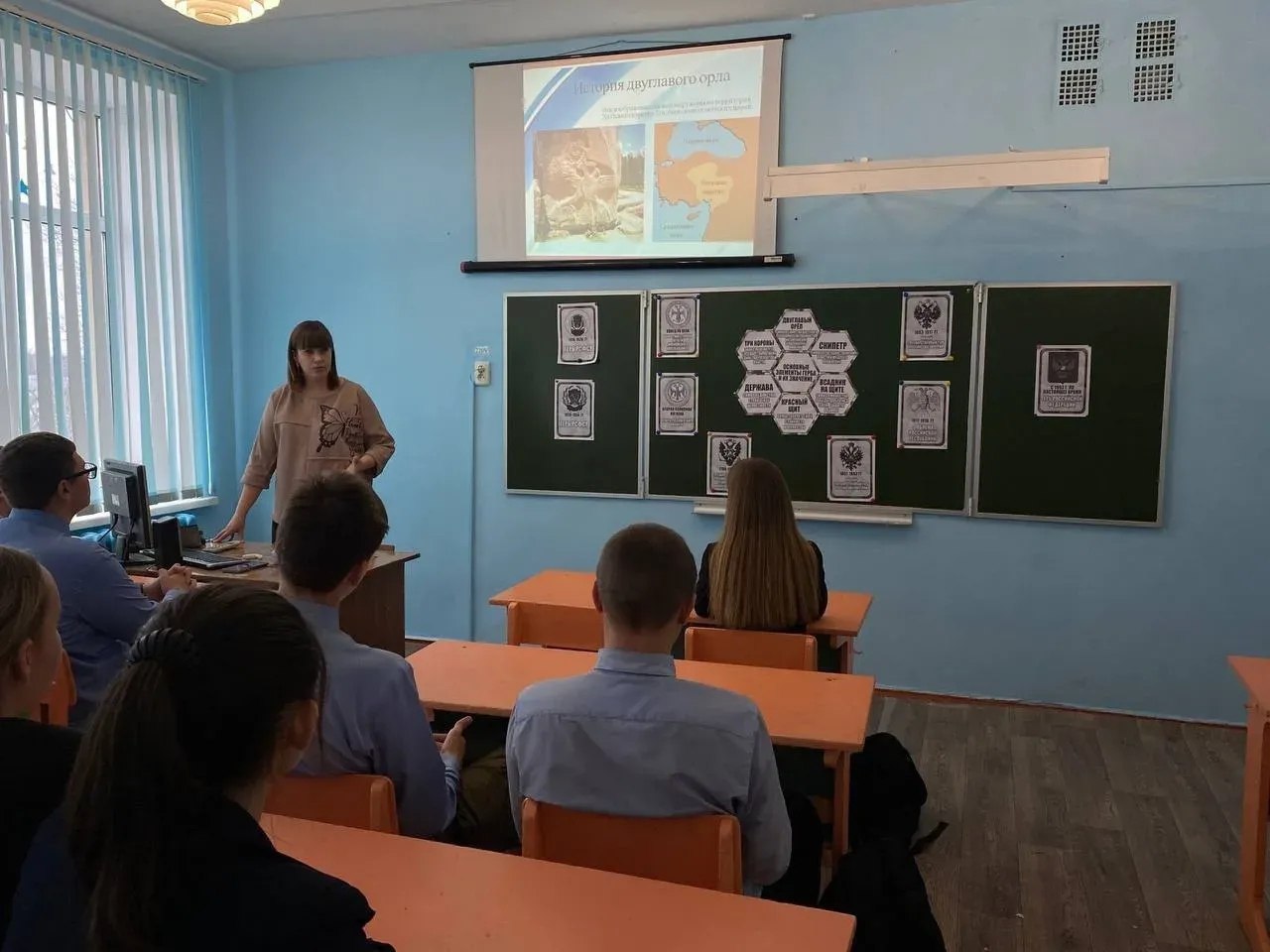 Ко Дню Герба Российской Федерации для ребят школ нашего района, было организовано замечательное интерактивное занятие под названием «Мозаика» Ко Дню Герба Российской Федерации для ребят школ нашего района, было организовано замечательное интерактивное занятие под названием «Мозаика»