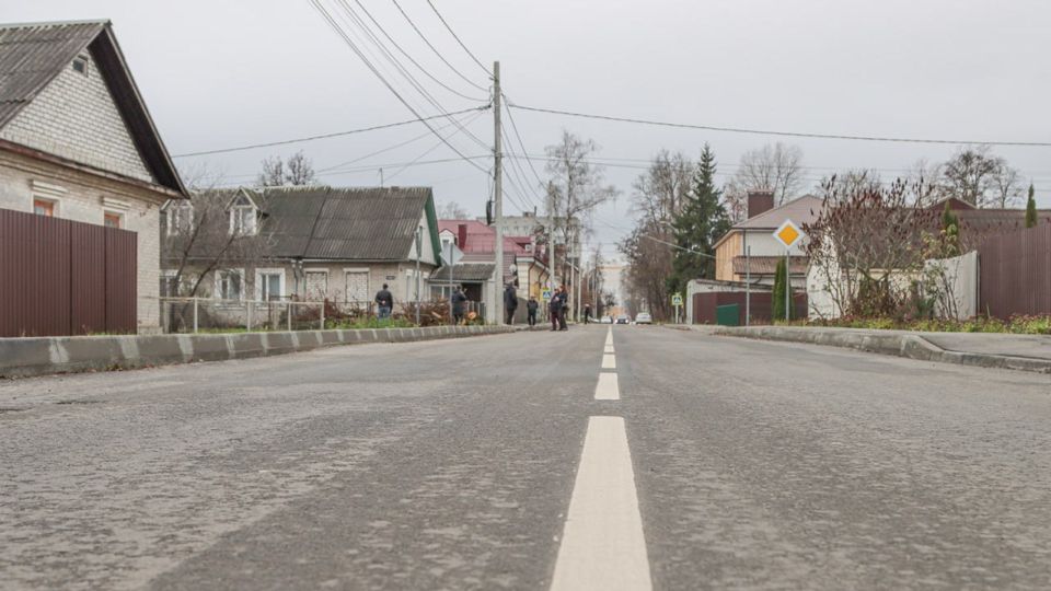 В Брянске отремонтировали тротуар и дорогу на улице Калужской