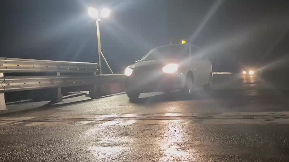 Губернатор Александр Богомаз ночью, возвращаясь из Гомеля, лично проверил новый мост в Выгоничском районе