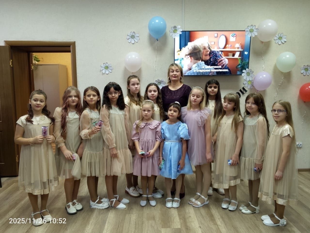 День матери-самый светлый, тёплый и добрый праздник, который отмечается в нашей стране в последнее воскресенье ноября День матери-самый светлый, тёплый и добрый праздник, который отмечается в нашей стране в последнее воскресенье ноября