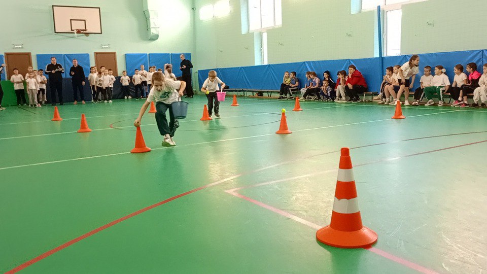 В Брасовском районе школьники приняли участие в «Веселых стартах» В Брасовском районе школьники приняли участие в «Веселых стартах»