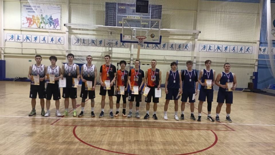 Студенты брянских сузов сразились в баскетбол 33