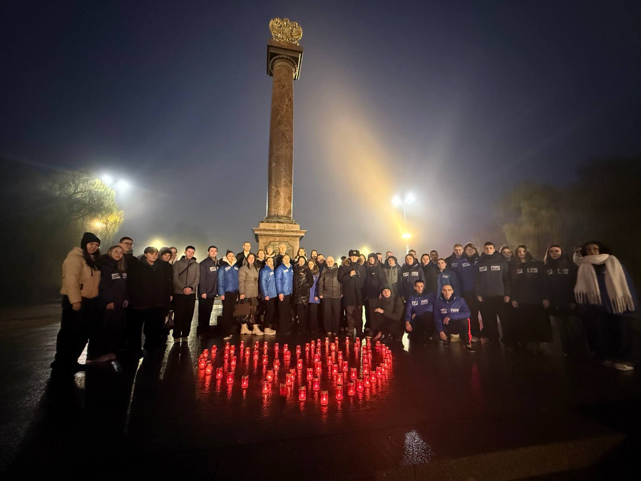 На площади Воинской Славы в Брянске состоялась акция «Горящее сердце матери» На площади Воинской Славы в Брянске состоялась акция «Горящее сердце матери»