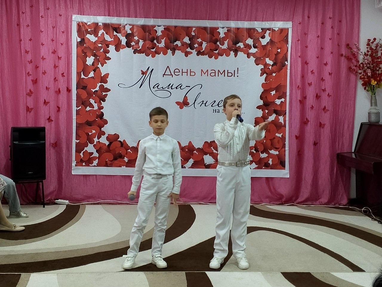 В «Центре социальной помощи семье и детям Дятьковского района» прошла концертно-игровая программа «Тепло сердец для милых мам» В «Центре социальной помощи семье и детям Дятьковского района» прошла концертно-игровая программа «Тепло сердец для милых мам»