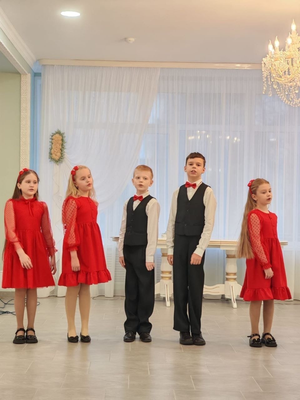 День матери-самый светлый, тёплый и добрый праздник, который отмечается в нашей стране в последнее воскресенье ноября День матери-самый светлый, тёплый и добрый праздник, который отмечается в нашей стране в последнее воскресенье ноября