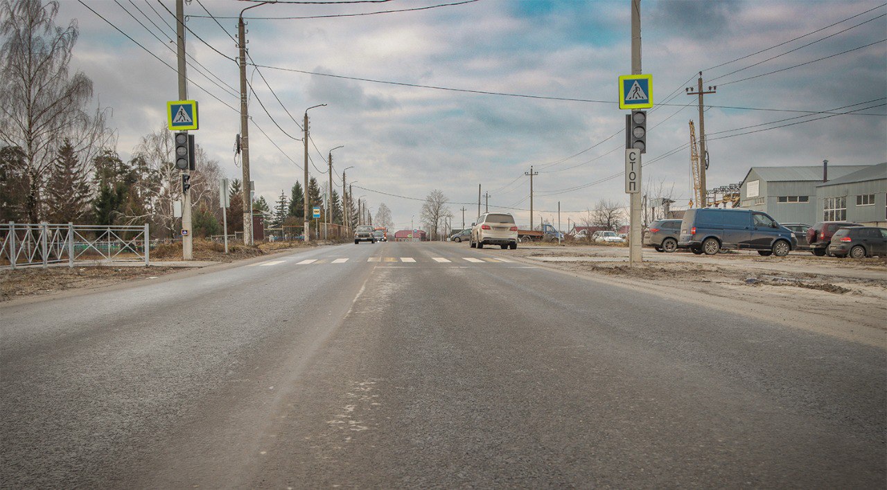 На улице Инженерной установили светофоры и остановочные павильоны На улице Инженерной установили светофоры и остановочные павильоны