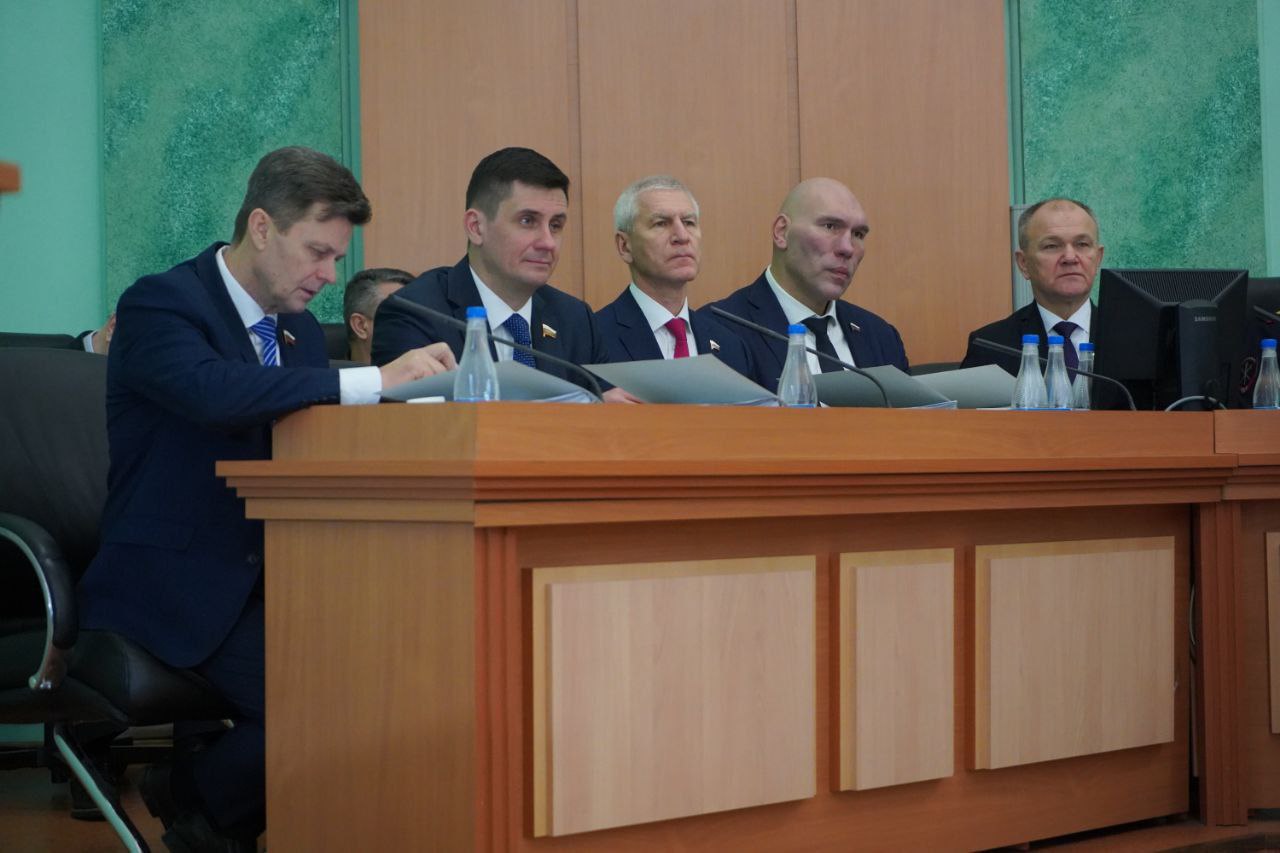 Александр Богомаз: Выступил на заседании Брянской областной Думы с ежегодным докладом о деятельности Правительства Брянской области в 2024 году и социально-экономическом развитии в 2025 году Александр Богомаз: Выступил на заседании Брянской областной Думы с ежегодным докладом о деятельности Правительства Брянской области в 2024 году и социально-экономическом развитии в 2025 году