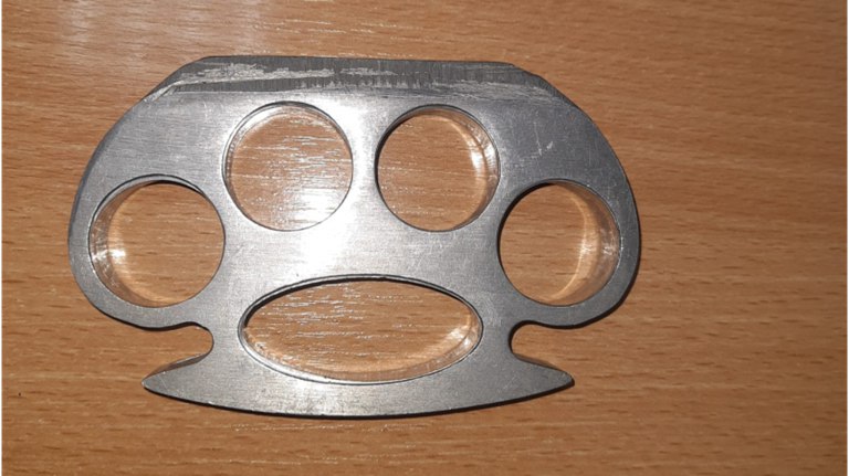 На жителя Брянска завели уголовное дело за самодельный кастет