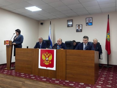 Сегодня, 27 ноября, врио главы администрации Стародубского муниципального округа Подольный А.В. принял участие в очередном заседании Совета народных депутатов под председательством главы Стародубского округа Тамилина Н.Н