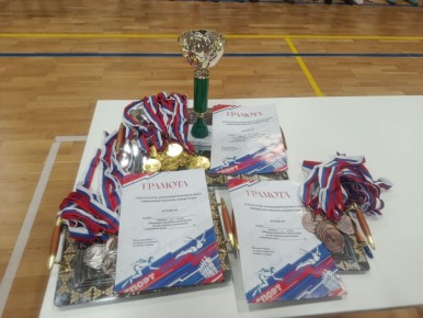 24-27  2025      .   ..       -  