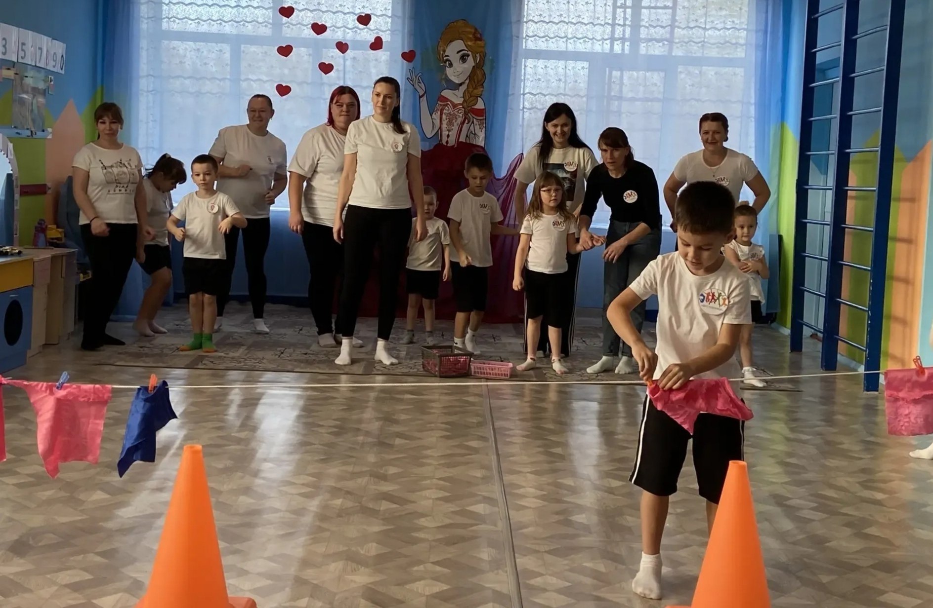 В МБДОУ – детский сад №24 «Яблонька» прошел невероятно веселый праздник, посвященный Дню Матери! В МБДОУ – детский сад №24 «Яблонька» прошел невероятно веселый праздник, посвященный Дню Матери!