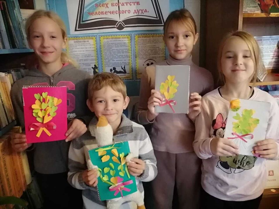 В канун праздника наших дорогих мамочек специалист Малфинского СК совместно с библиотекой провела час творчества