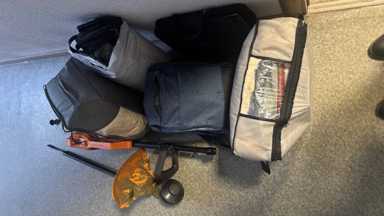 Из дома жительницы Брянска уголовник вынес имущество на 100 тысяч рублей