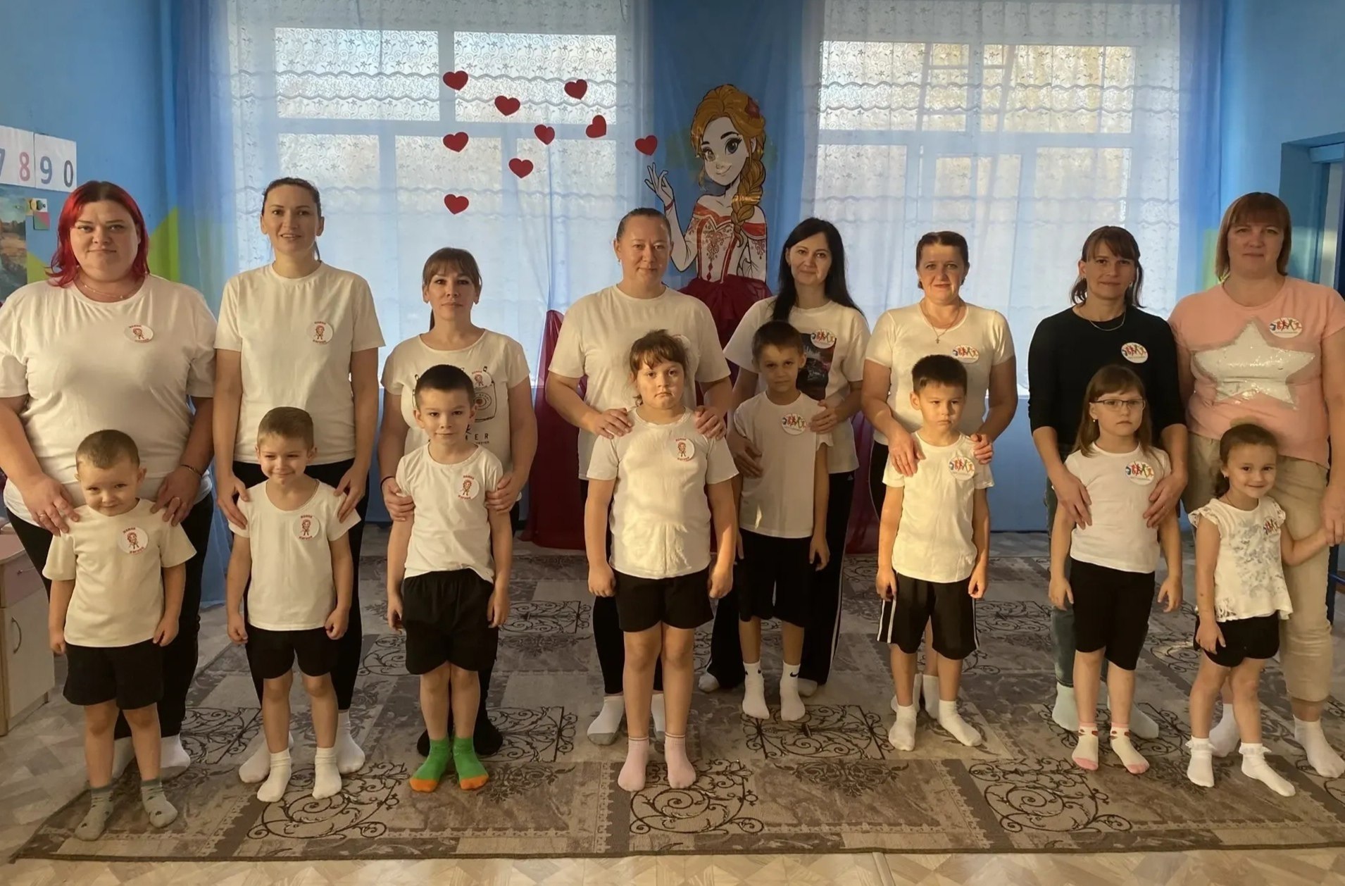 В МБДОУ – детский сад №24 «Яблонька» прошел невероятно веселый праздник, посвященный Дню Матери! В МБДОУ – детский сад №24 «Яблонька» прошел невероятно веселый праздник, посвященный Дню Матери!