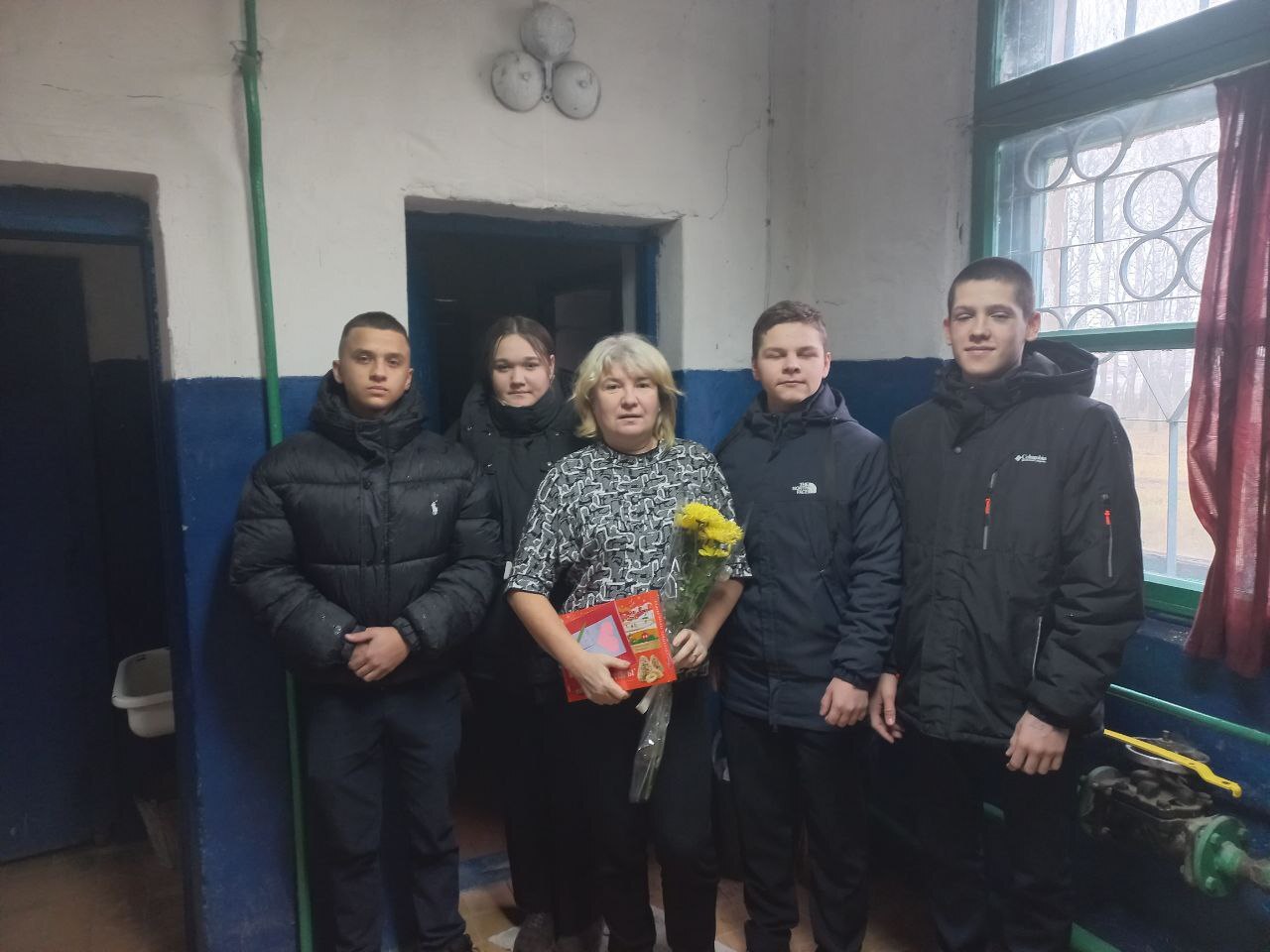 28 ноября 2025 года обучающиеся школы поздравили матерей участников СВО 28 ноября 2025 года обучающиеся школы поздравили матерей участников СВО