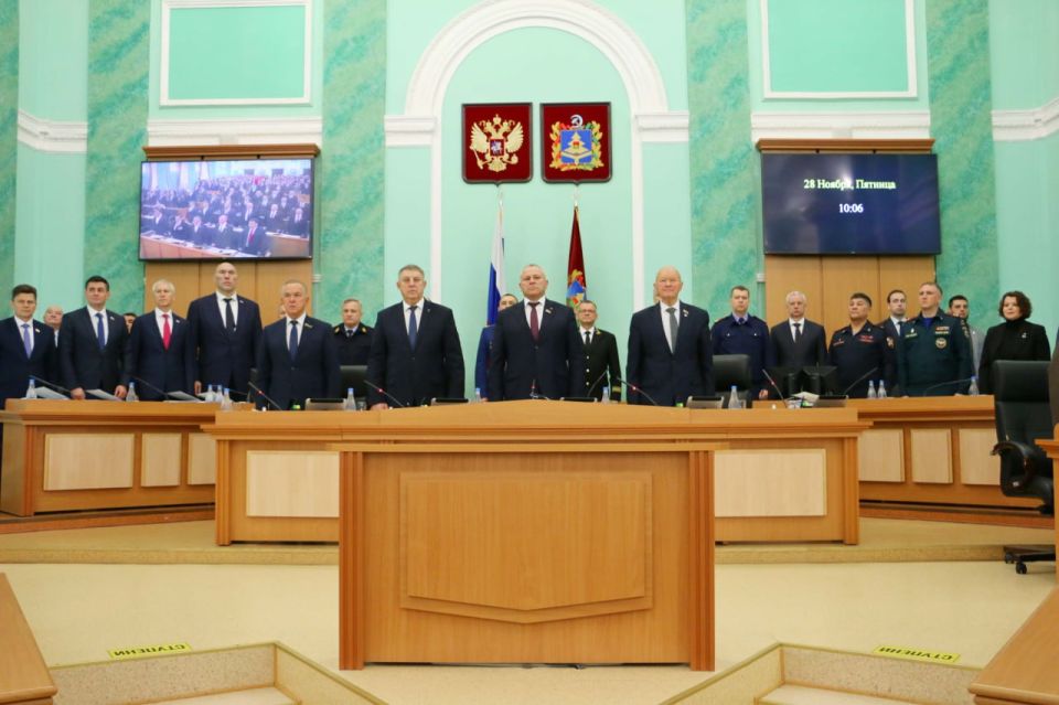 Председатель Брянской областной Думы Валентин Суббот провел очередное заседание регионального парламента