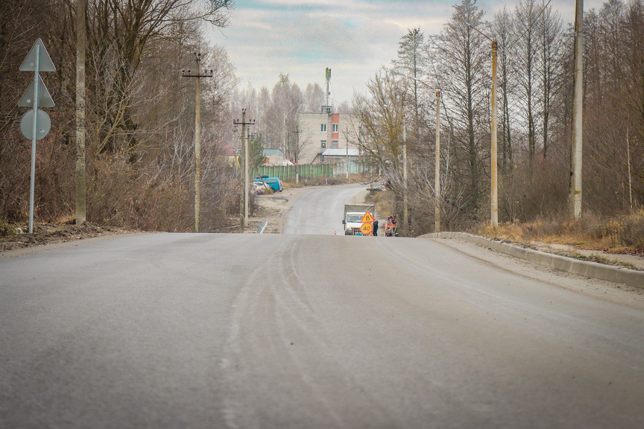 На улице Инженерной установили светофоры и остановочные павильоны На улице Инженерной установили светофоры и остановочные павильоны
