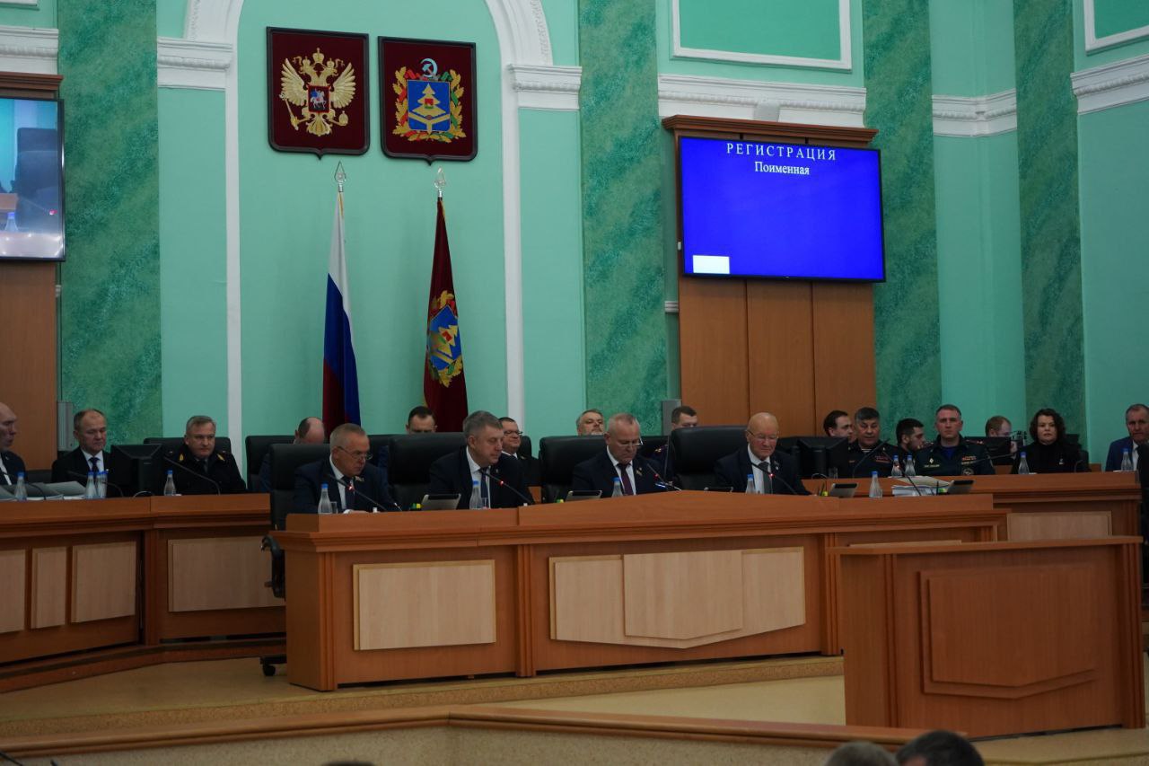 Александр Богомаз: Выступил на заседании Брянской областной Думы с ежегодным докладом о деятельности Правительства Брянской области в 2024 году и социально-экономическом развитии в 2025 году Александр Богомаз: Выступил на заседании Брянской областной Думы с ежегодным докладом о деятельности Правительства Брянской области в 2024 году и социально-экономическом развитии в 2025 году