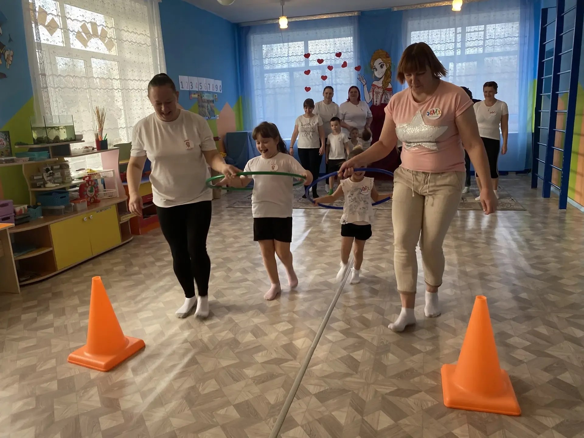 В МБДОУ – детский сад №24 «Яблонька» прошел невероятно веселый праздник, посвященный Дню Матери! В МБДОУ – детский сад №24 «Яблонька» прошел невероятно веселый праздник, посвященный Дню Матери!