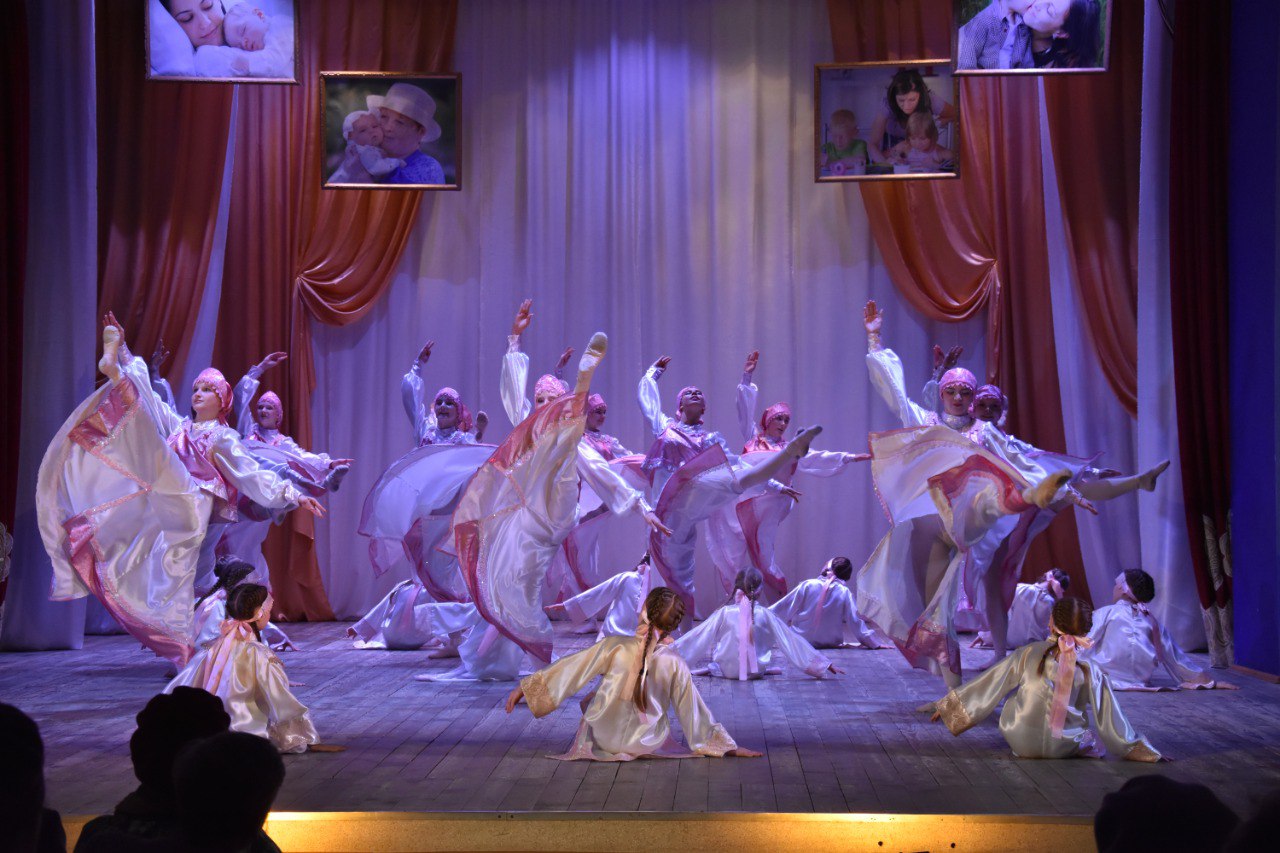 В городе Дятьково прошёл праздничный концерт «Той женщине, чьё имя – Мать!» В городе Дятьково прошёл праздничный концерт «Той женщине, чьё имя – Мать!»