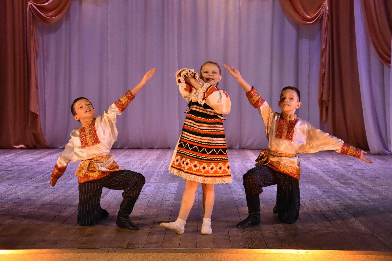 В городе Дятьково прошёл праздничный концерт «Той женщине, чьё имя – Мать!» В городе Дятьково прошёл праздничный концерт «Той женщине, чьё имя – Мать!»